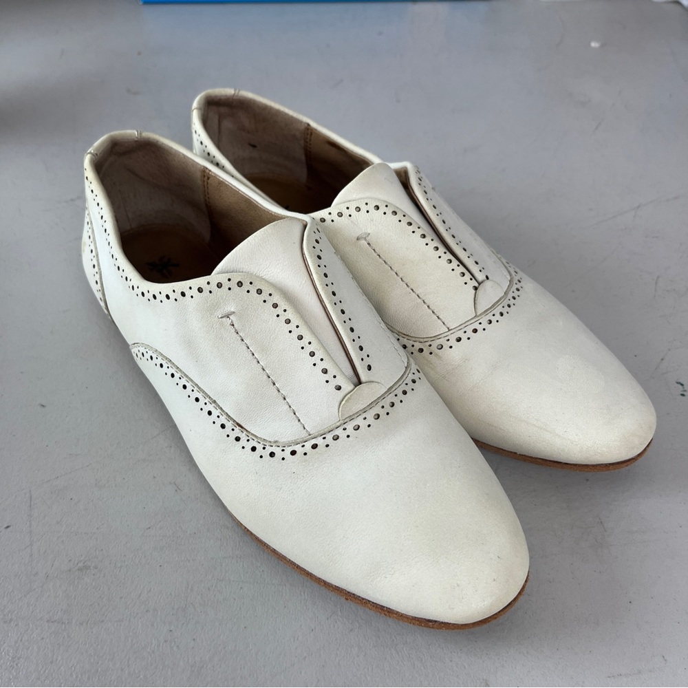 FRYE Women’s Terri Perf Slip On Antique White Sz 6M